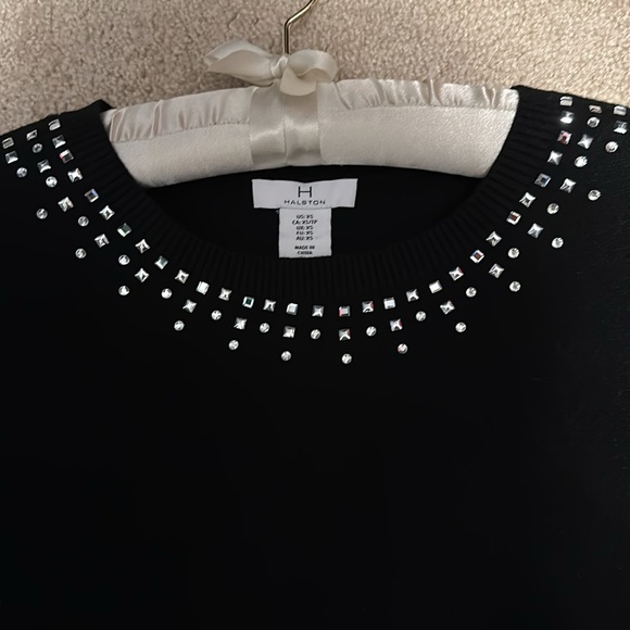 Black sweater with sheer sleeves - Picture 2 of 3